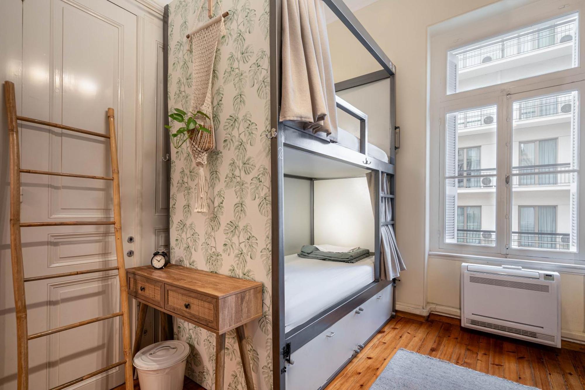 8-Bed Mixed Dormitory Room